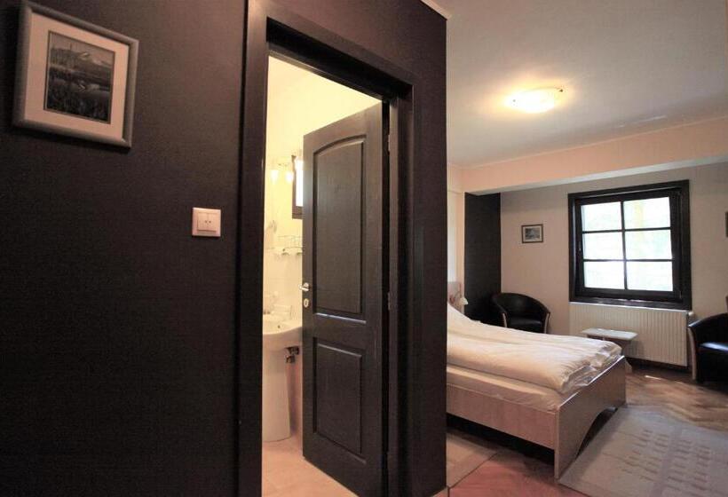 Номер Стандарт Вид на Горы, № 32