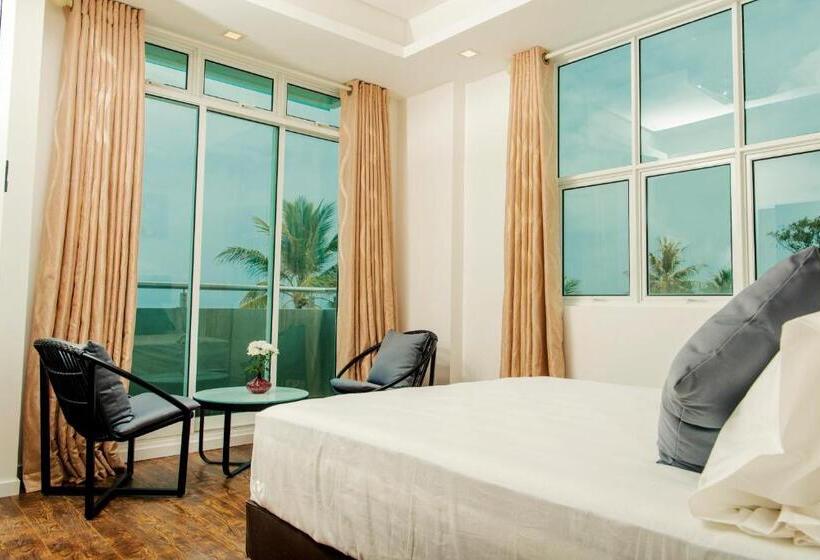 اتاق لوکس با بالکن و چشم‌انداز دریا, Acacia Beach