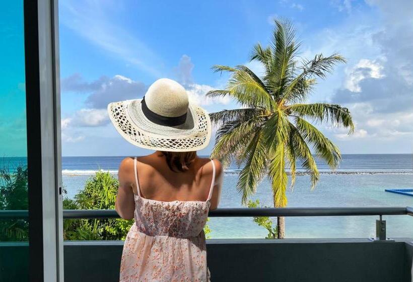 اتاق لوکس با بالکن و چشم‌انداز دریا, Acacia Beach