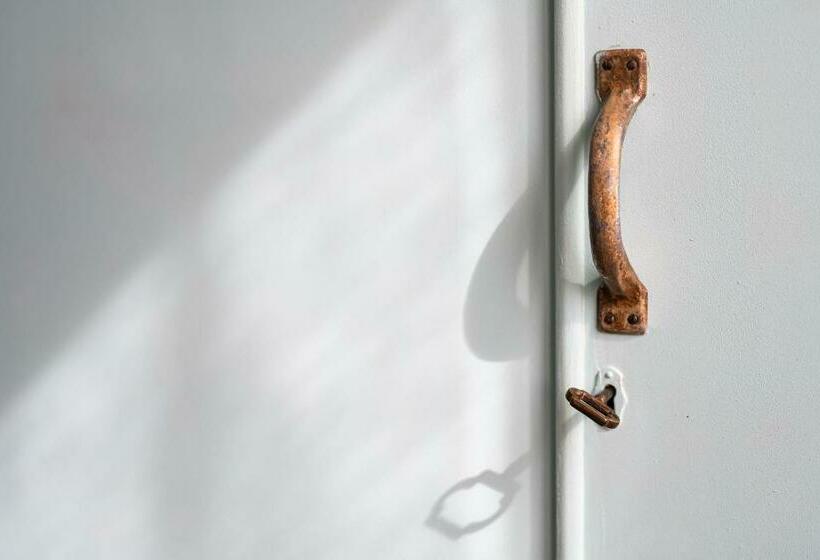 חדר בסיסי, B&b Due Sorelle