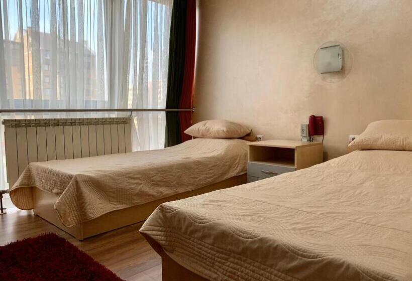 اتاق استاندارد, Brkic