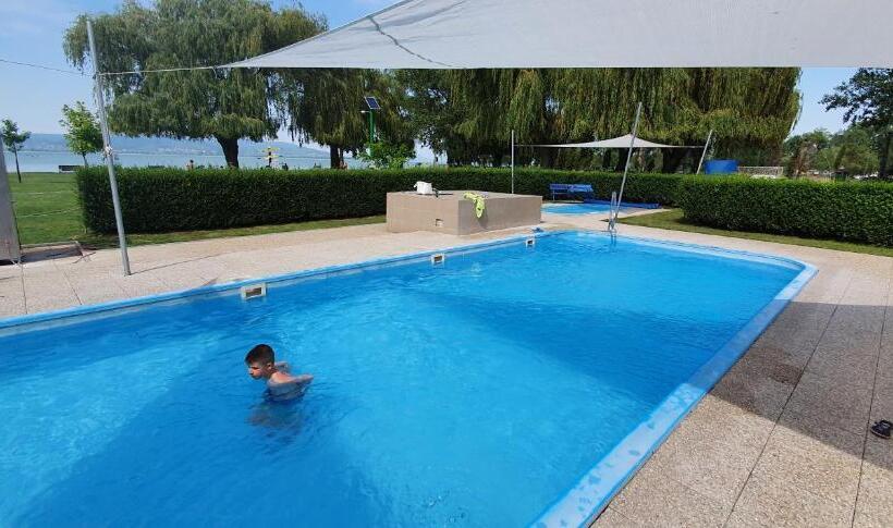 1 Bedroom Apartment Lake View, Stég Stúdió Stb.