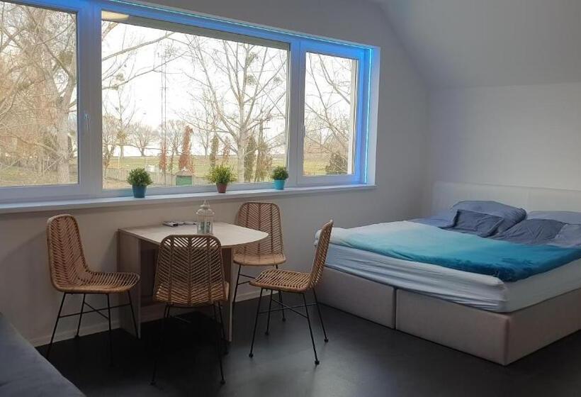 1 Bedroom Apartment Lake View, Stég Stúdió Stb.