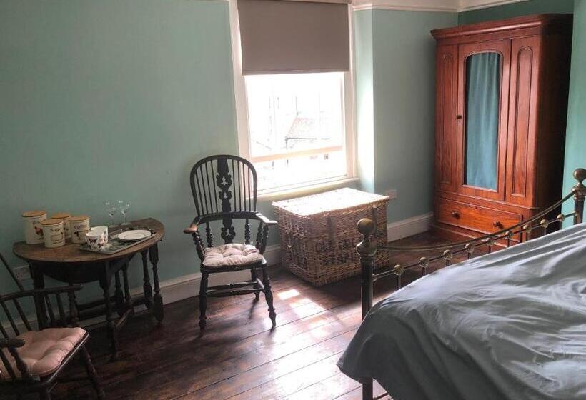 스탠다드 룸 공동 욕실, The Victorian House