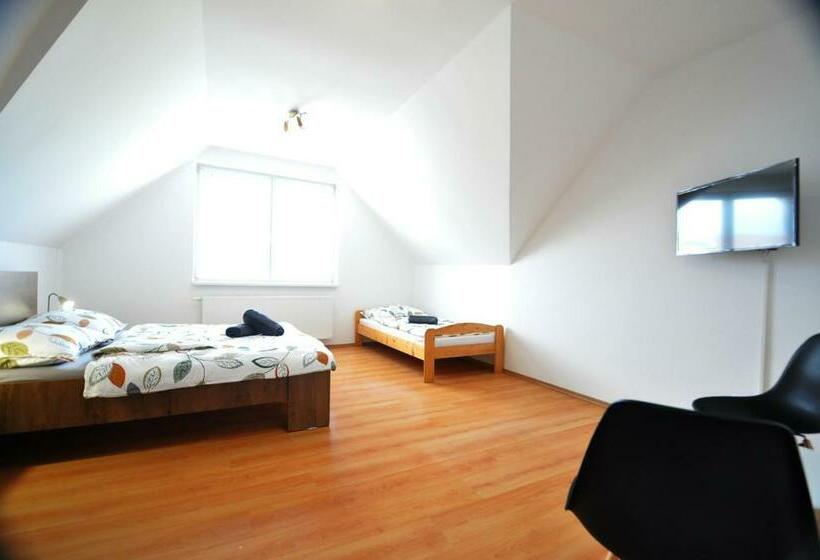 Номер Стандарт Трехместный, Villa Jarka