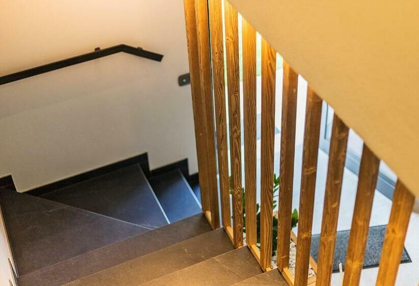 스탠다드 룸, La Stua