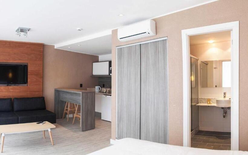 Номер Стандарт с Балконом, 2122 Hotel Art Design