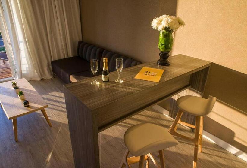 חדר סטנדרט עם מרפסת, 2122 Hotel Art Design