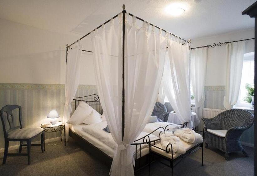 Romantic Room, Burghaus & Villa Kronenburg