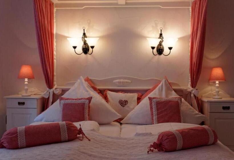 Romantic Room, Burghaus & Villa Kronenburg