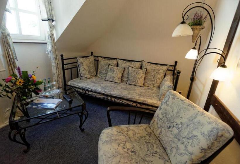 Люкс Классика, Burghaus & Villa Kronenburg