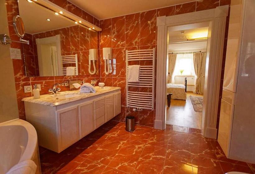 Romantic Room, Burghaus & Villa Kronenburg