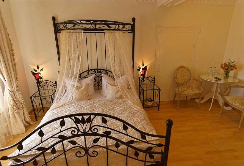 Romantic Room, Burghaus & Villa Kronenburg