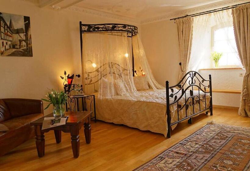 Romantic Room, Burghaus & Villa Kronenburg