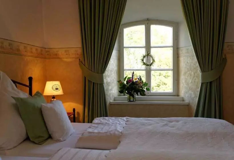 Comfort Yhden Hengen Huone, Burghaus & Villa Kronenburg