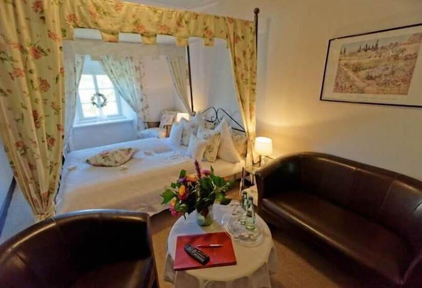 Romantic Room, Burghaus & Villa Kronenburg