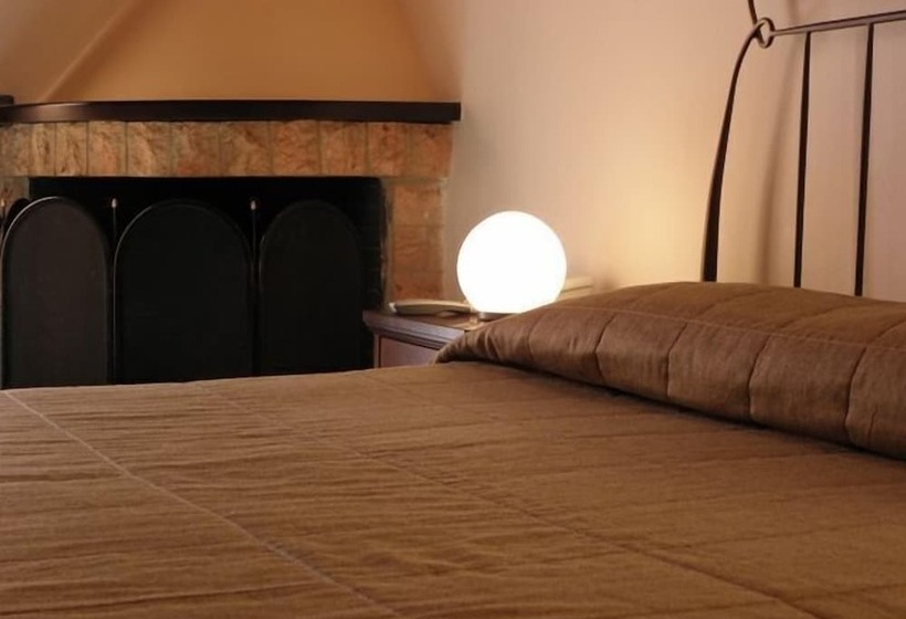 חדר סופריור, Ahilion