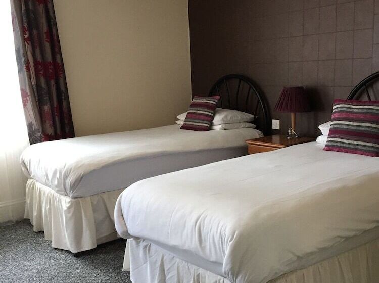 스탠다드 룸, Cefn Mably