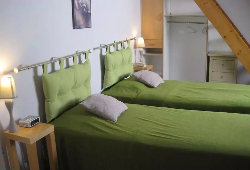 スタンダードトリプルルーム, Hôtel Restaurant Le Mûrier De Viels   Grand Figeac