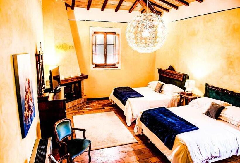 חדר משפחתי, Lachiusa Tuscany