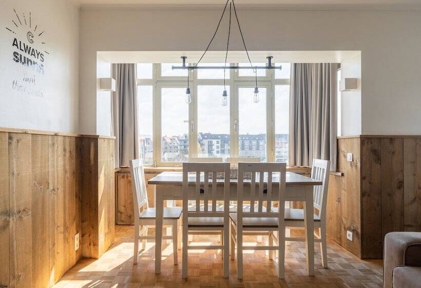 家族用アパートメント, West Bay