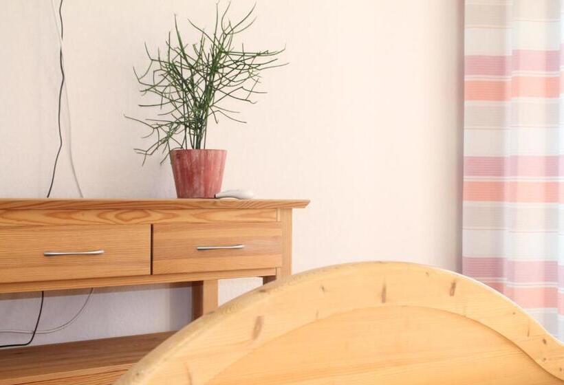 舒适三人间, Landhaus Hotel Göke