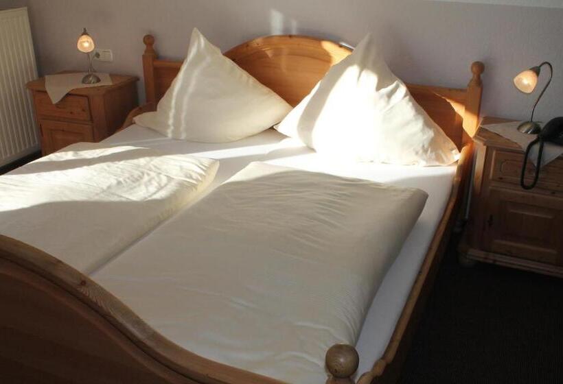 舒适三人间, Landhaus Hotel Göke