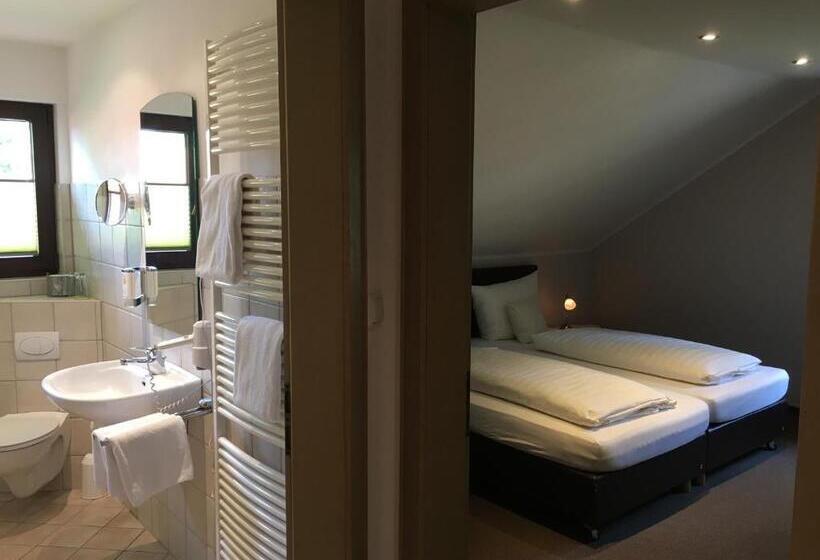 标准三人间, Landhaus Hotel Göke