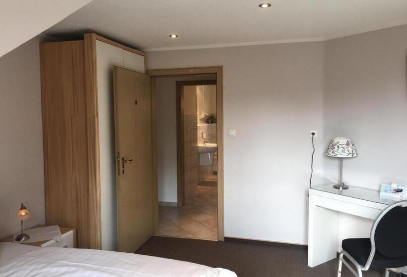 标准三人间, Landhaus Hotel Göke