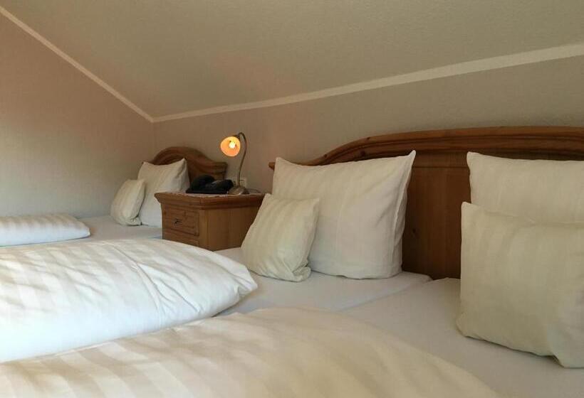 舒适三人间, Landhaus Hotel Göke