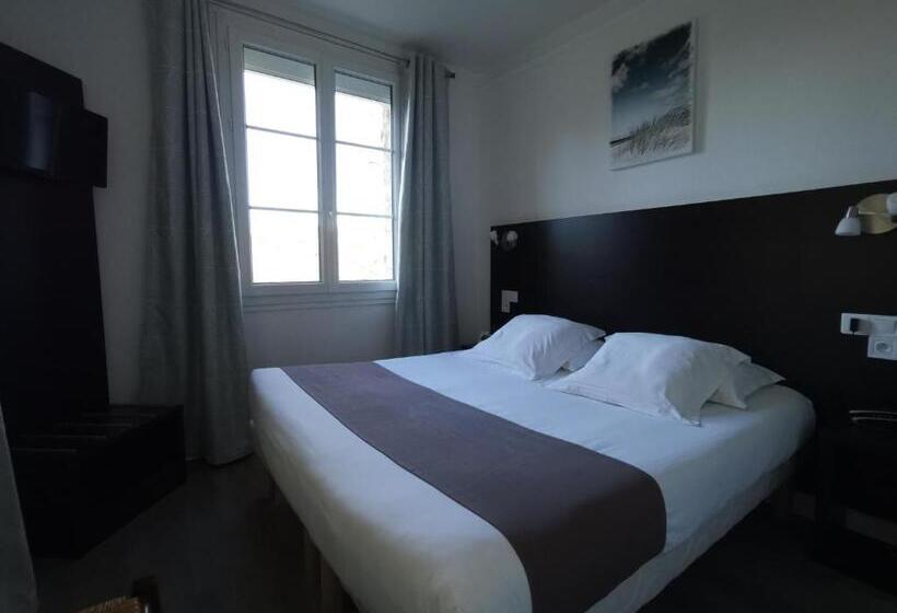 חדר משפחתי נוף לגינה, Logis Hotel Le Relais De La Poste Restaurant Le Fil Du Temps