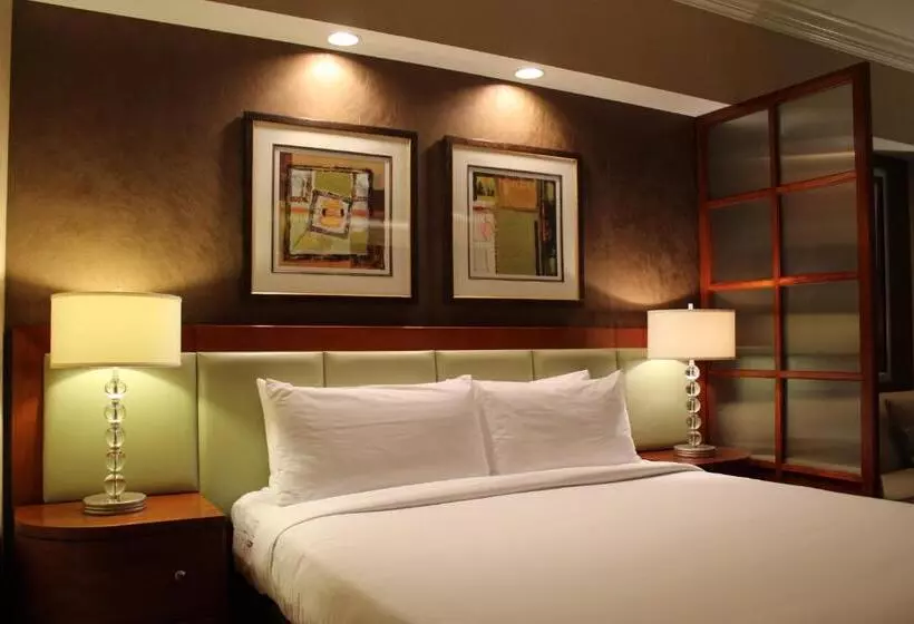 ジュニアスイート, Luxury Suites International At The Signature