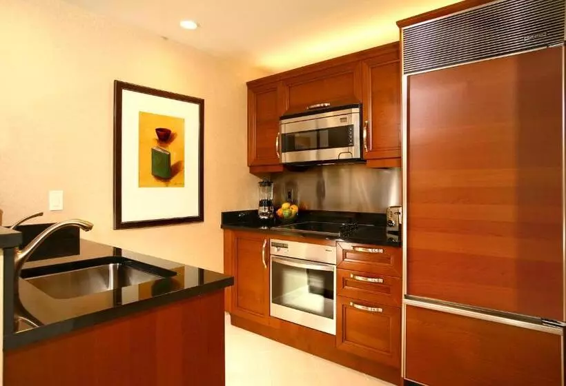 スイート, Luxury Suites International At The Signature