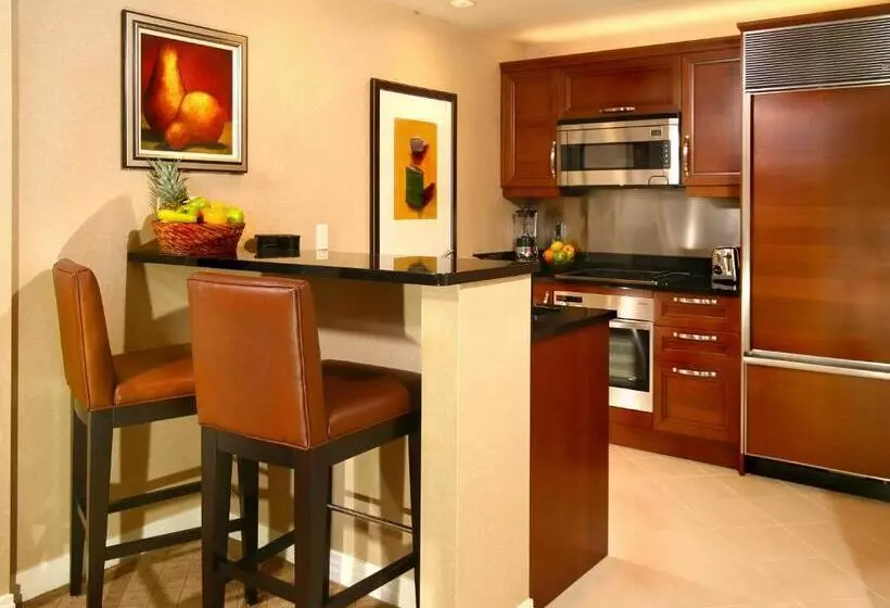 スイート, Luxury Suites International At The Signature