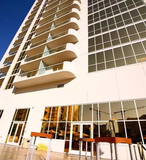バルコニー付きジュニアスイート, Luxury Suites International At The Signature