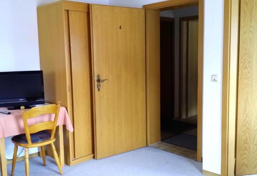 이코노미 트리플 룸, Landgasthof Zum Hirschen