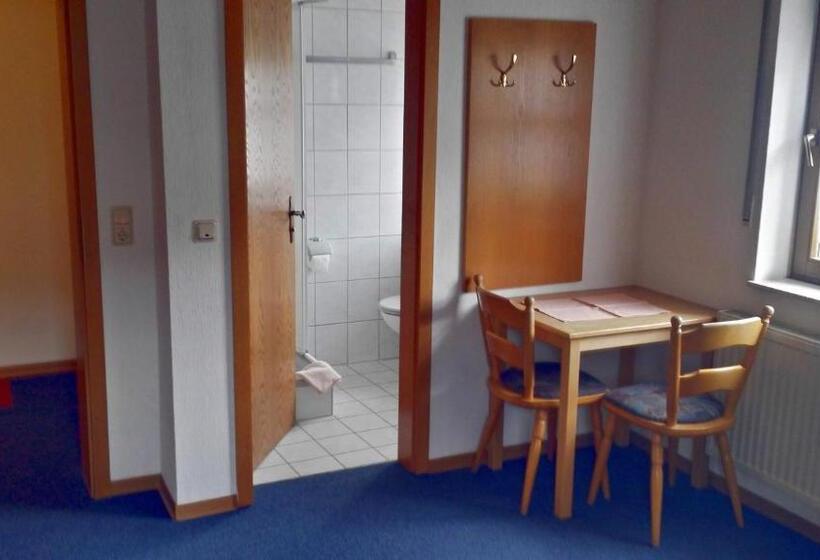 이코노미 트리플 룸, Landgasthof Zum Hirschen