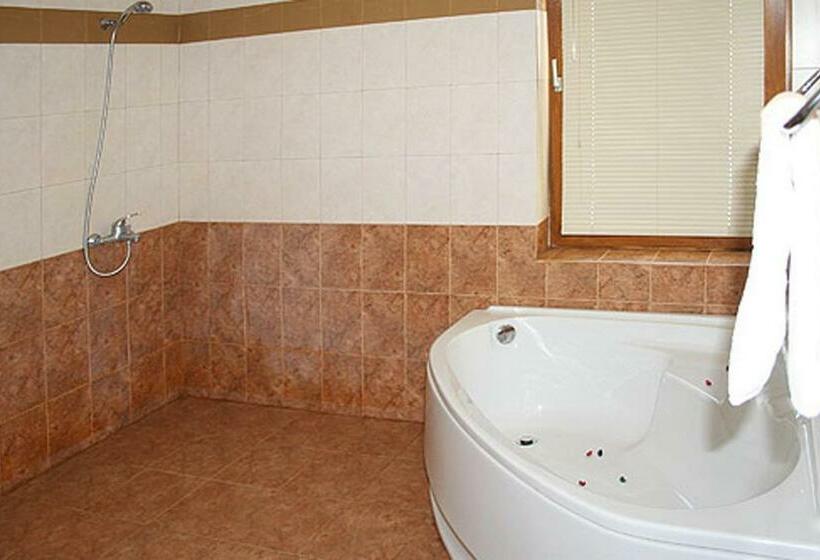 غرفة قياسية مزوَّدة بشُرفة, Rade 2