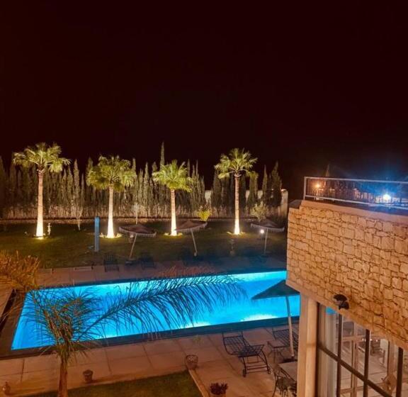 اتاق استاندارد با چشم‌انداز استخر, Dar Ayman Essaouira