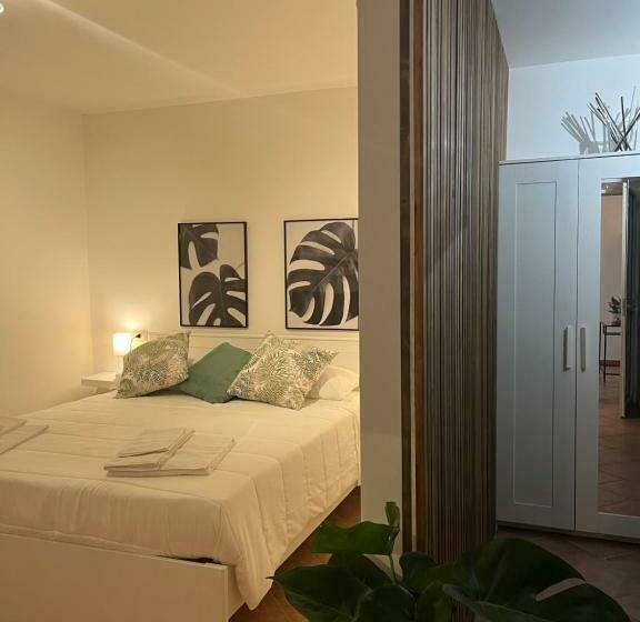 اتاق لوکس چهار تخته, Atrium Boutique