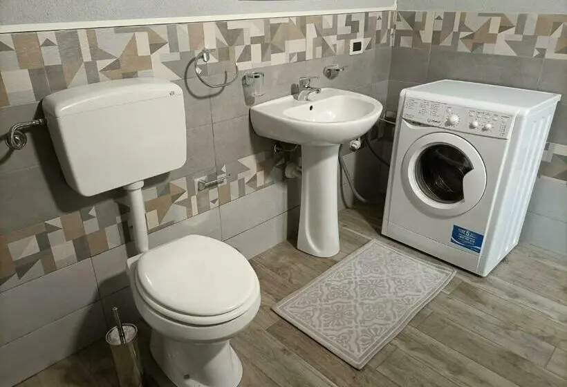 Standard Kolmen Hengen Huone, Il Corallo