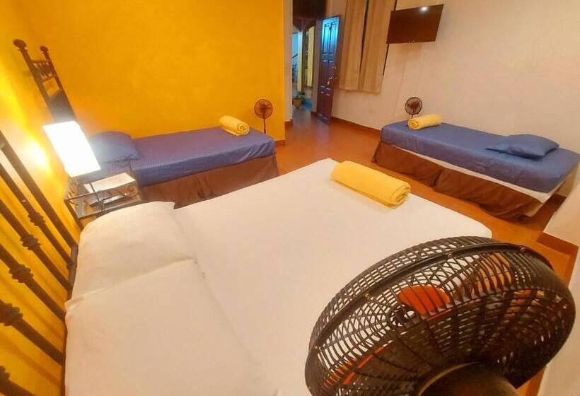 Economy Quadruple Room, Hostal Lolita S Boutique