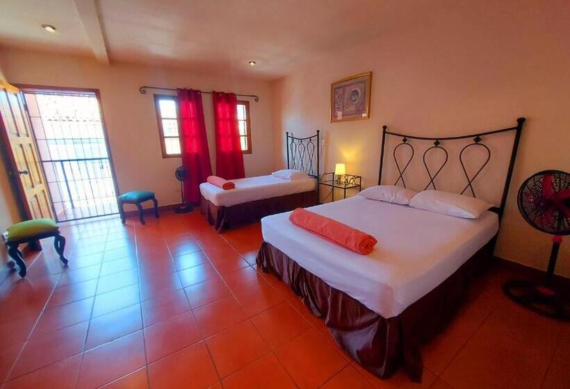 Economy Triple Room, Hostal Lolita S Boutique