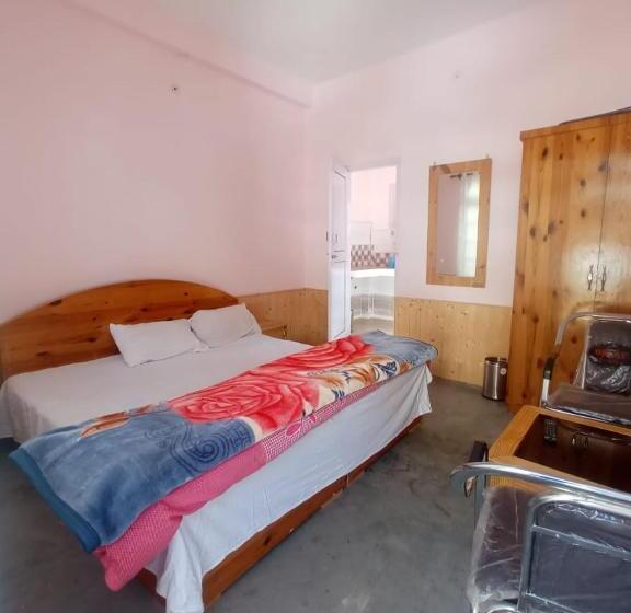 اتاق لوکس, Snow Oak Guest House