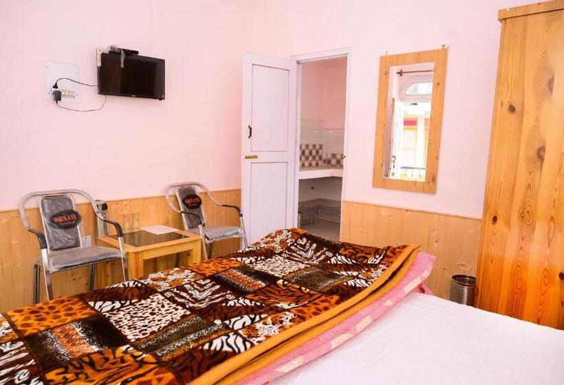 اتاق لوکس, Snow Oak Guest House