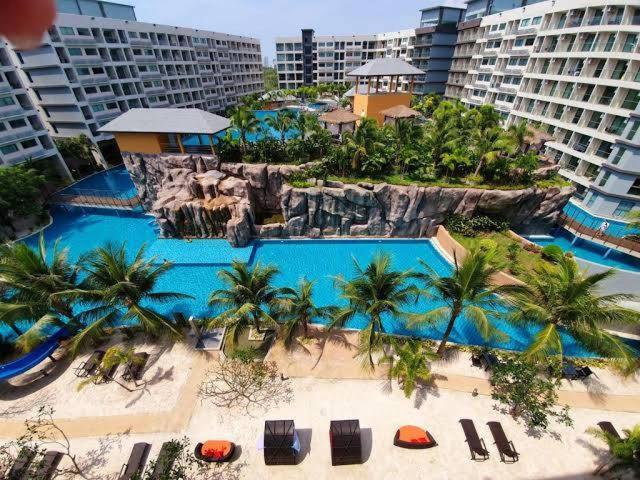 プールビュースタンダードステューディオ, Laguna Beach Condo Resort 3 Maldives Pattaya Pool View ลากูน่า บีช คอนโด รีสอร์ต 3 พัทยา