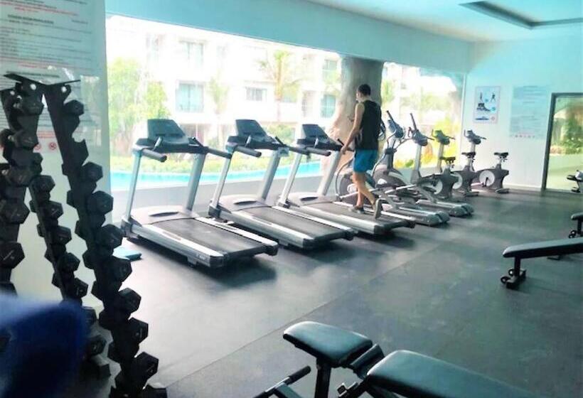 스탠다드 스튜디오 풀장 전망, Laguna Beach Condo Resort 3 Maldives Pattaya Pool View ลากูน่า บีช คอนโด รีสอร์ต 3 พัทยา