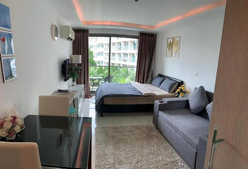 プールビュースタンダードステューディオ, Laguna Beach Condo Resort 3 Maldives Pattaya Pool View ลากูน่า บีช คอนโด รีสอร์ต 3 พัทยา