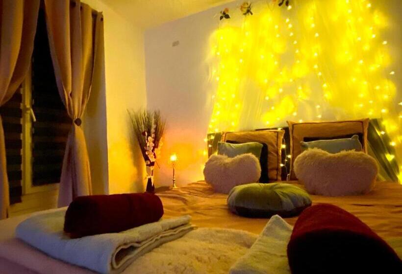 سوئیت با وان آب گرم, Cosy & Spa Appartement Luxe Jacuzzi Sauna Suite Cristal