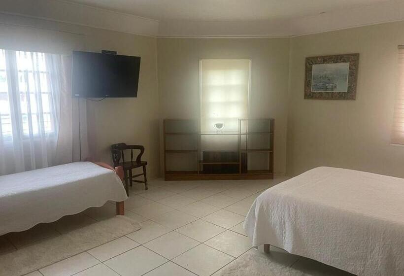 Familiekamer, Palermo Quintero